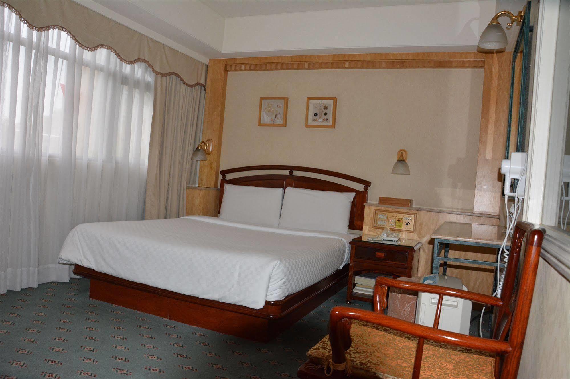 Kdm Hotel Тайпей Екстериор снимка